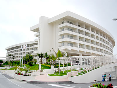 写真：ＥＭウェルネスリゾート コスタビスタ沖縄 ホテル＆スパの外観